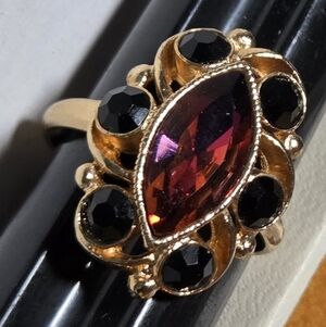 vintage 1974 "JAVA" ring by Sarah Coventry, marquise-cut red center ,6 Blk Stone